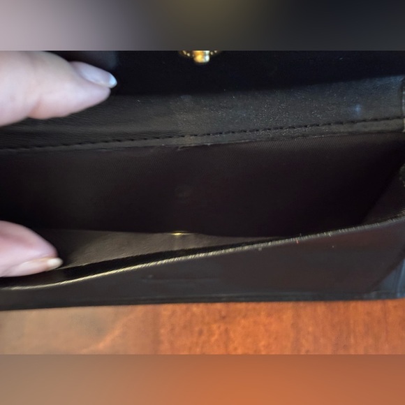 Christian Dior TriFold Snap Wallet
💕LOVE IT OR LEAVE IT 💕JEBWA MYSTERY GAME🎁 - Picture 9 of 15